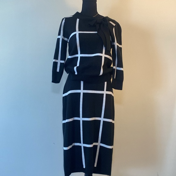 New York & Company Dresses & Skirts - New York & Company Sweater Set